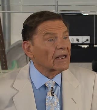 Kenneth Copeland - The Blessing Makes You Rich