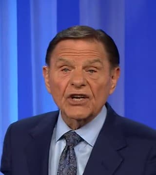 Kenneth Copeland - Walking by Faith Is Walking in Power