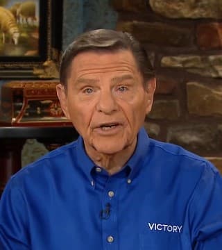 Kenneth Copeland - Living In God's Protection