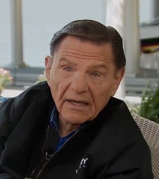 Kenneth Copeland - Faith-Filled Prayers Change Everything