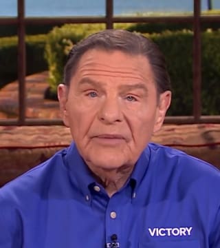 Kenneth Copeland - The Key to Walking In Command Authority